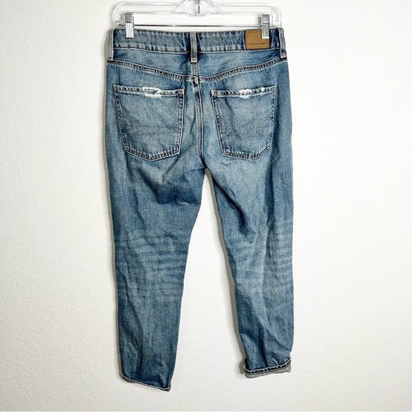 American Eagle Tomgirl Jeans Women Size 2 Short Distressed Blue Button Fly CLO - Picture 2 of 8